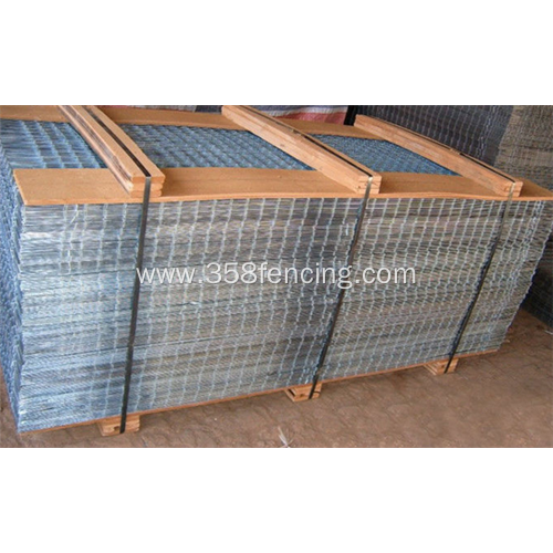 Lower Carbon Stainless Welded Mesh Fence Panel